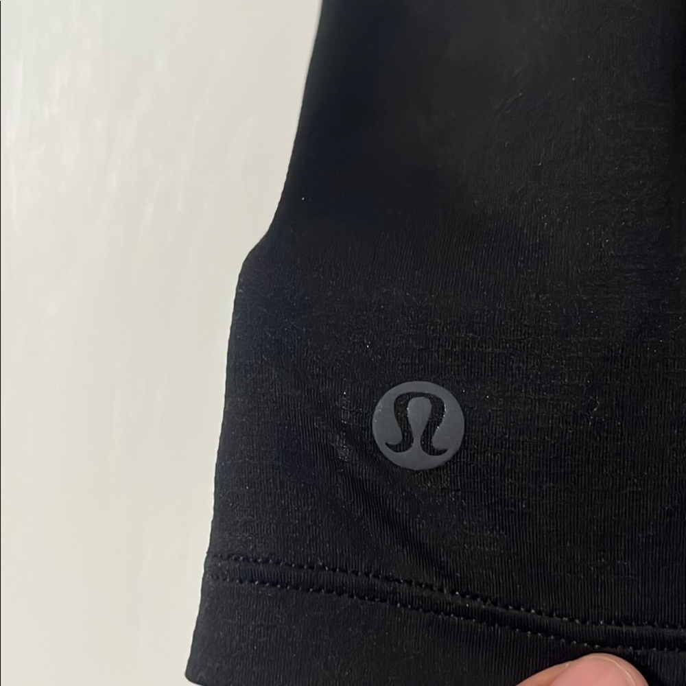 Lululemon Women's Black Sleeveless Top - Picture 4 of 4